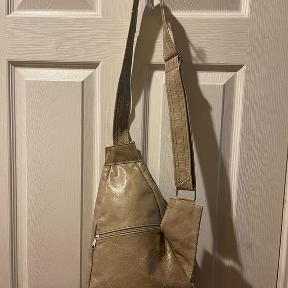 Stylish khaki Leather small Sling Bag. Adjustable strap. - Picture 3 of 10